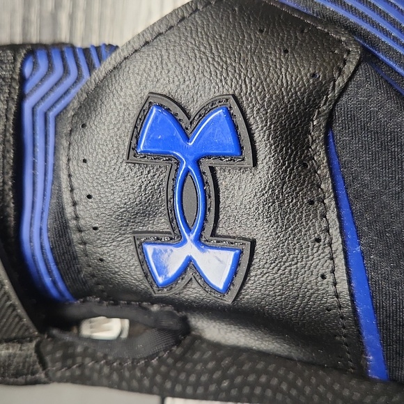 Under Armour Clean up Batting Gloves,Black (008)/Blue YSM JP/JCH (Small) - Picture 2 of 4